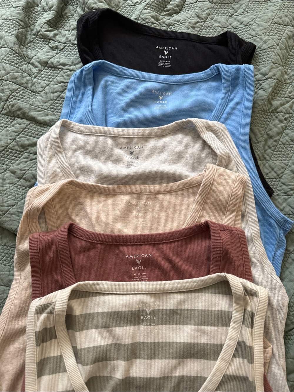SIX ITEM AE V-Neck Boyfriend Tank